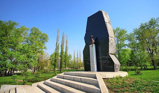 Памятник жертвам политических репрессий