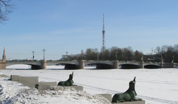 Пристань со сфинксам