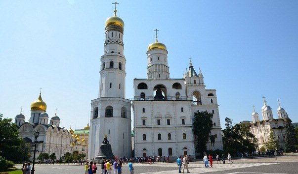 Соборная площадь Московского Кремля