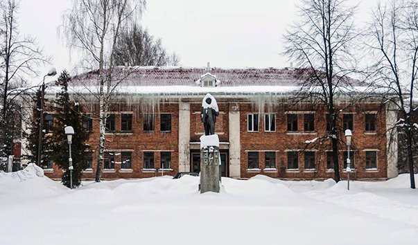 Великолукский локомотиво-вагоноремонтный завод